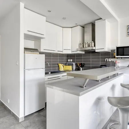 3 With Sea View Terraces In Peace * Сен-Тропе